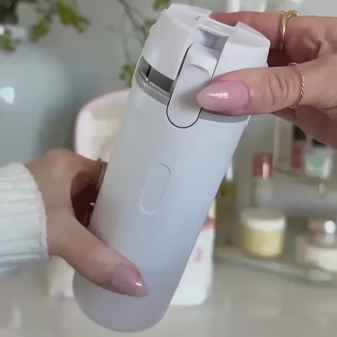 Trippora mini seyahat şişesi setinin 4 ayrı bölmesinin iç yapısı yakın çekim